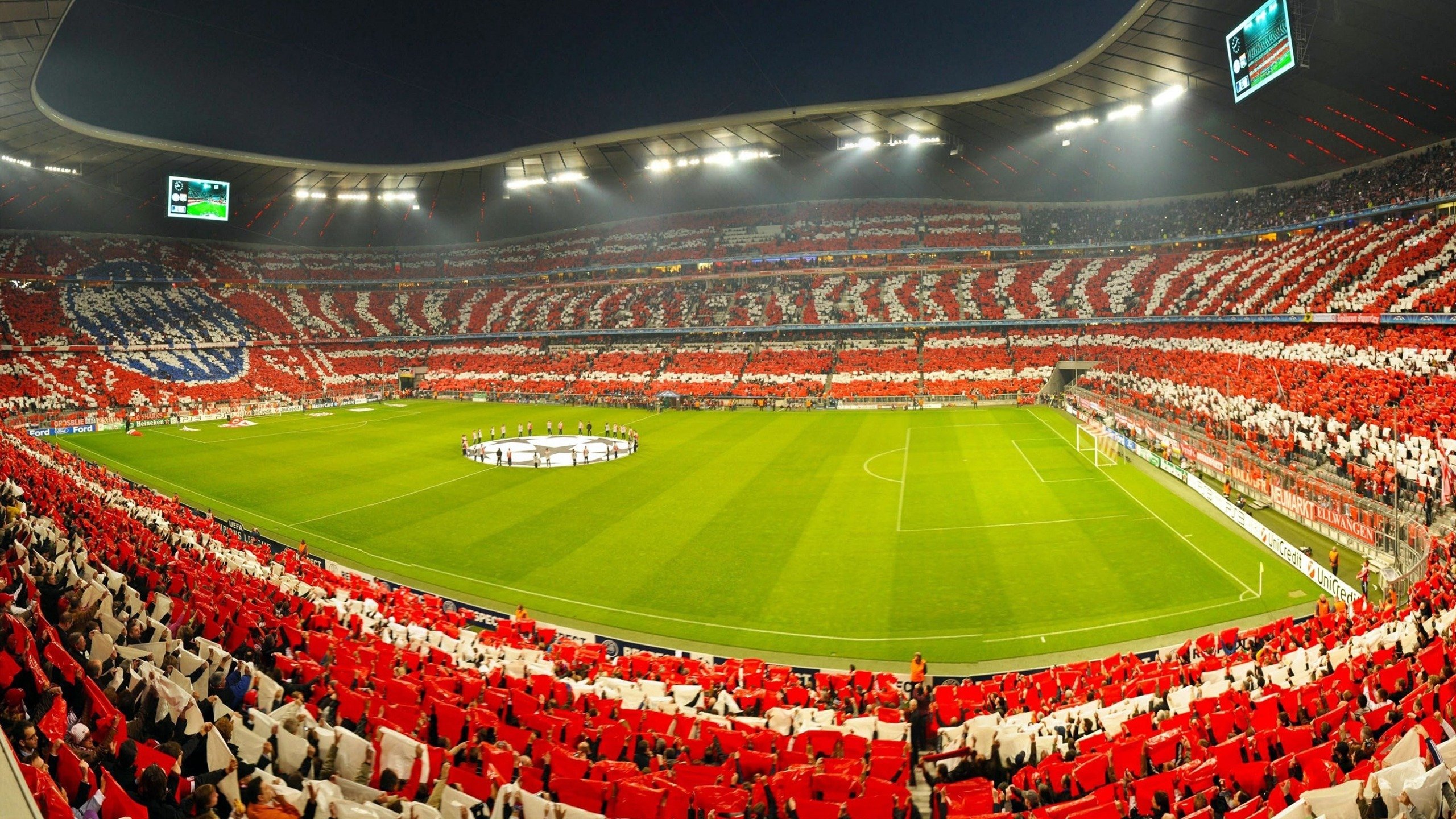 “高新体育中心：健力赛事展示力量与耐力的极致比拼”